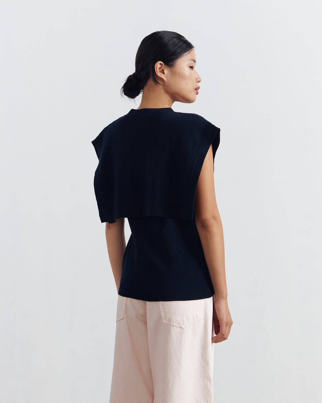 Elke Vest [Dark Blue]