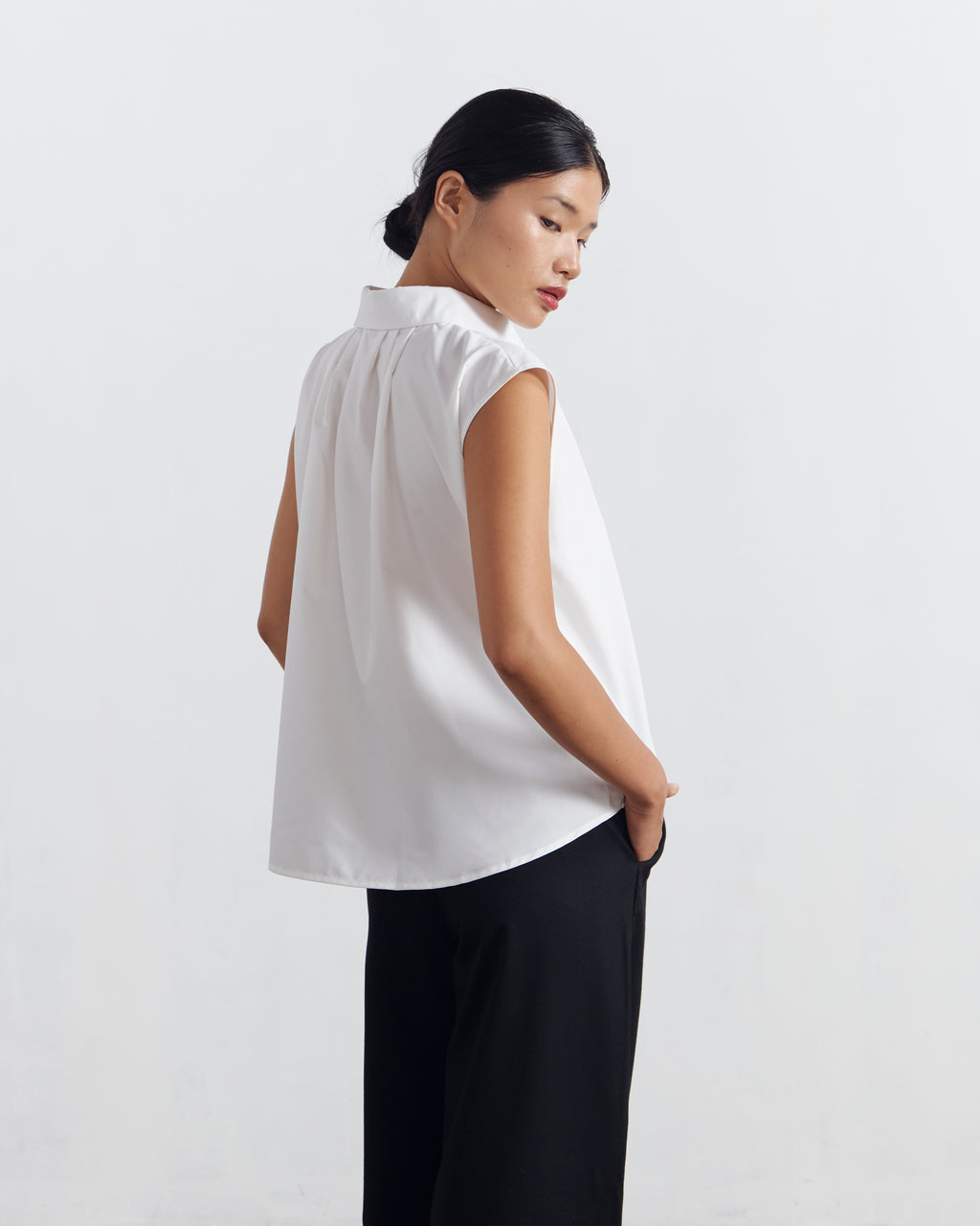 Pavlova Sleveeless Shirt [White]