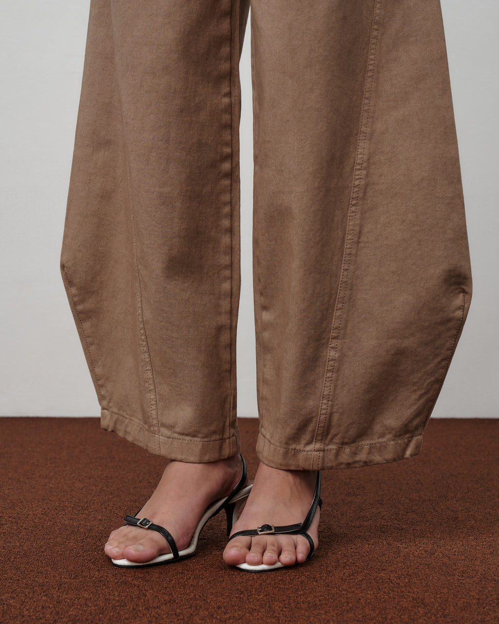 Amber Trousers [Beige]