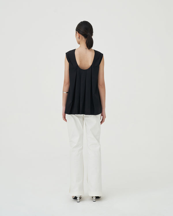 Damson Sleeveless Blouse [Black]