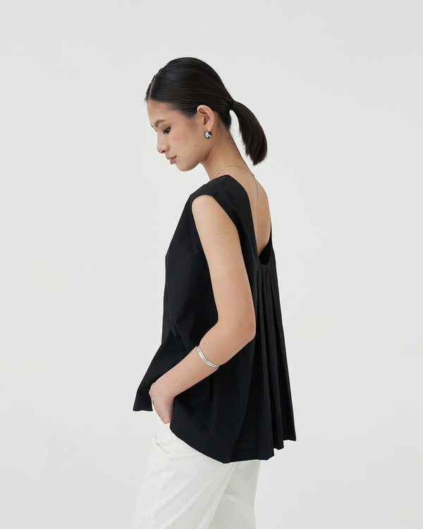 Damson Sleeveless Blouse [Black]